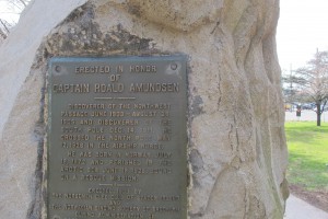 Amundsen plaza plaque Oakwood
