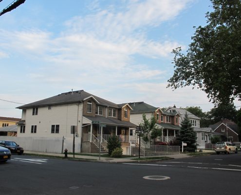 semi attached duplex home in Grant City