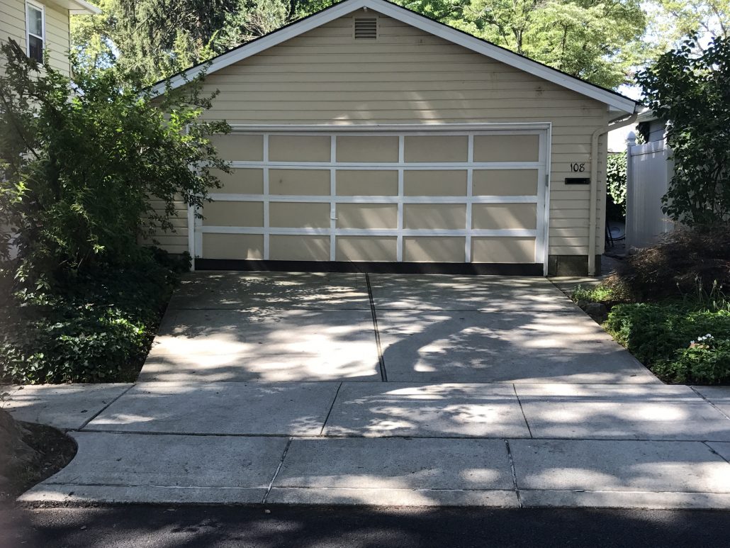 Bache Ave Garage on lot for sale