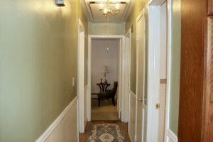 48 Fieldway hallway