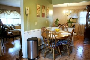 48 Fieldway dining area in Kitchen view 2
