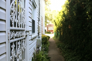 side entrance to walk in apartment 48 Fieldway