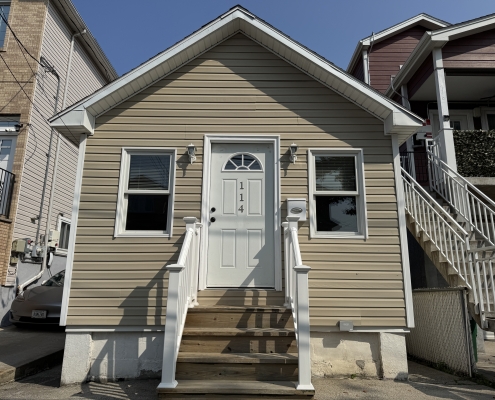 114 Baden Pl exterior front view 1