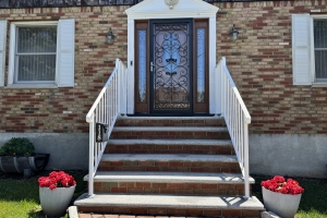 118 Weed Ave SI NY Close Up Exterior Front