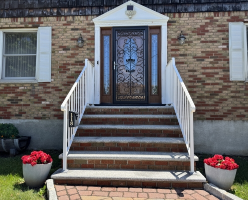 118 Weed Ave SI NY Close Up Exterior Front